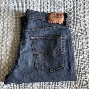 Signature by Levi Strauss Classic Blue Jeans
